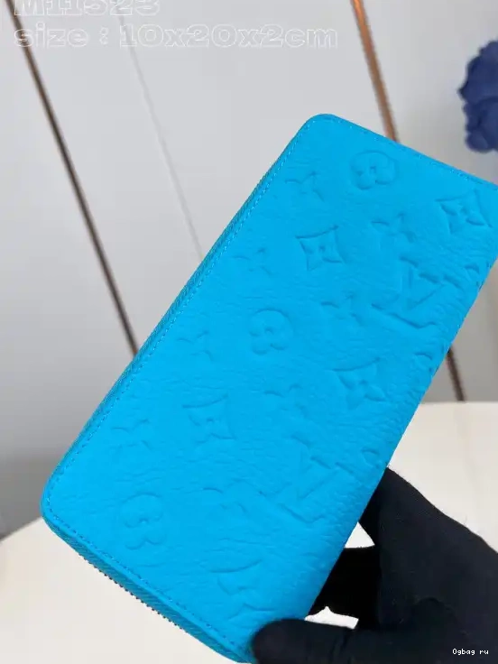 VUITTON cm ZIPPY WALLET-10*20*2 LOUIS 0610